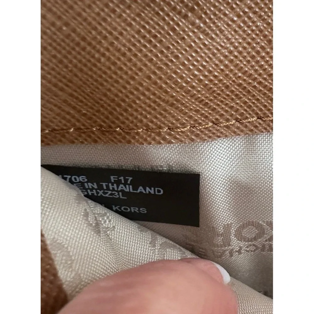 Michael Kors Hamilton Traveler  Zip Around Wallet  Brown Classic - Picture 10 of 10